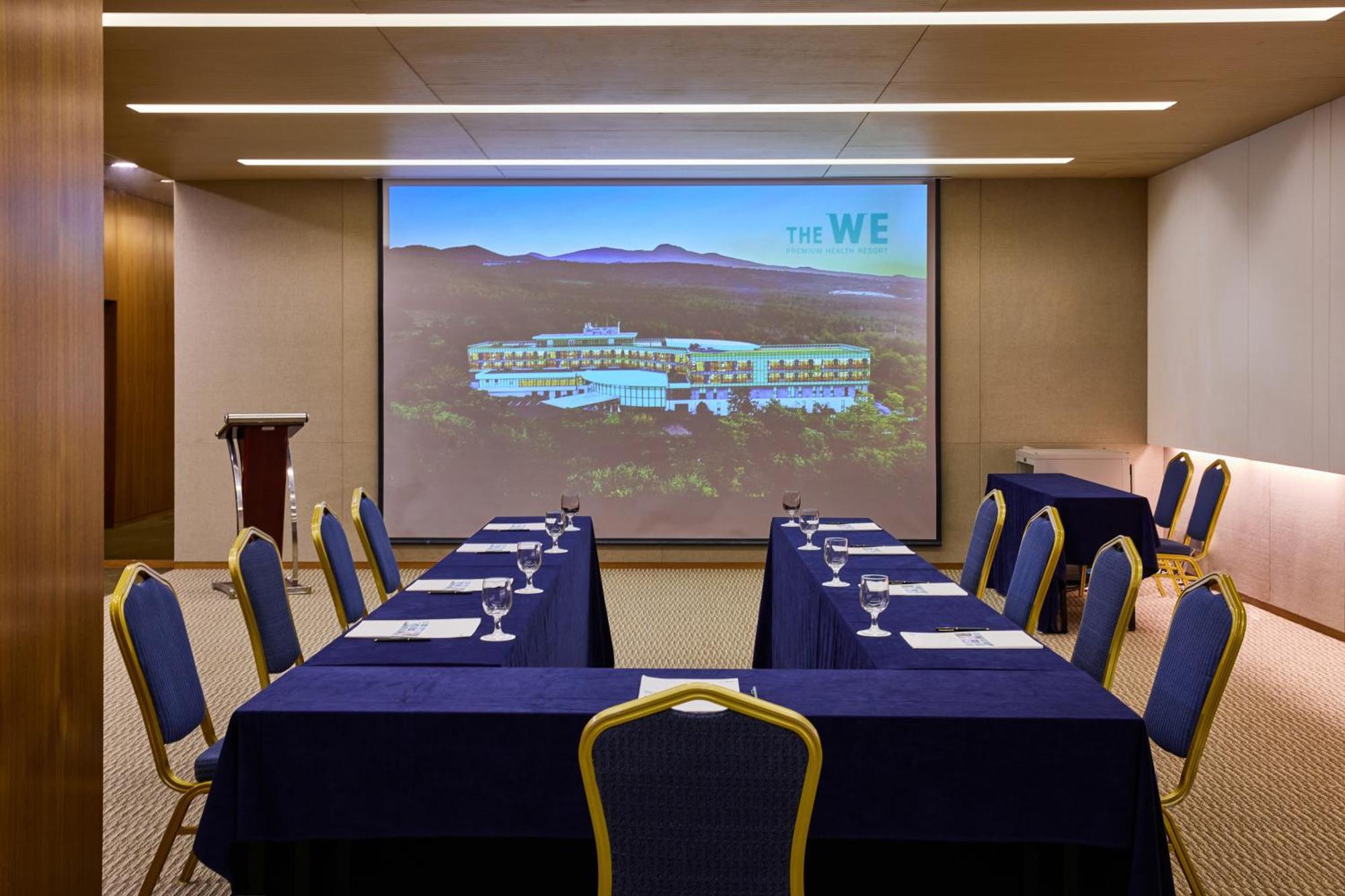 We Hotel Jeju Seogwipo Exterior photo