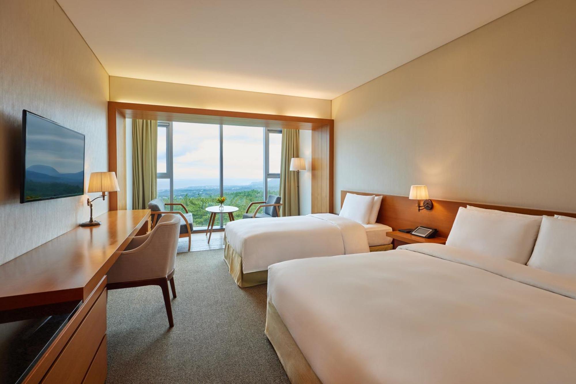 We Hotel Jeju Seogwipo Exterior photo